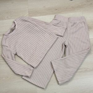 BearPaw Light Pink Ribbed Knit Set comfortable soft and easy outfit, spring fall